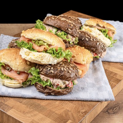 Foto: Vis Broodjesschaal – 10 Belegde Broodjes met Vis