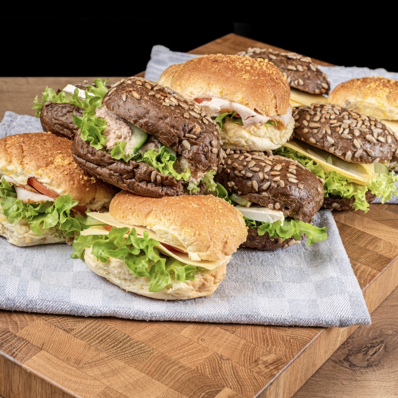 Foto: Halal Broodjesschaal – 10 Halal Belegde Broodjes